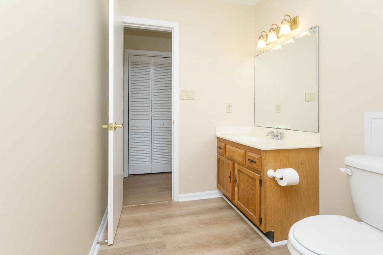 407 Meadowbrook Dr. Photo 21