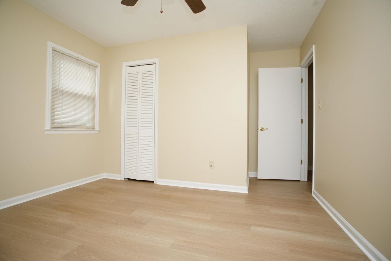 407 Meadowbrook Dr. Photo 25