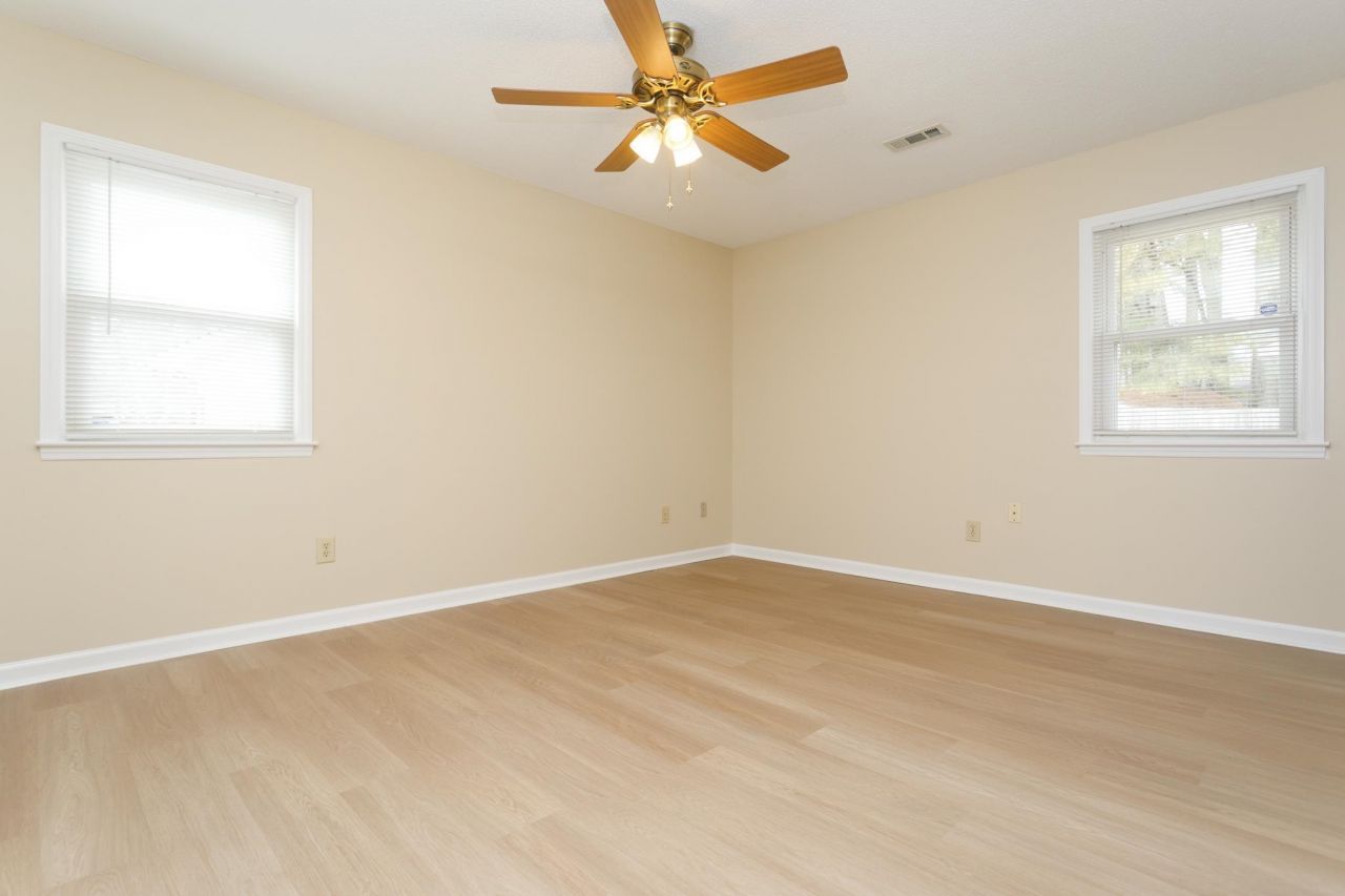 407 Meadowbrook Dr. Photo 26