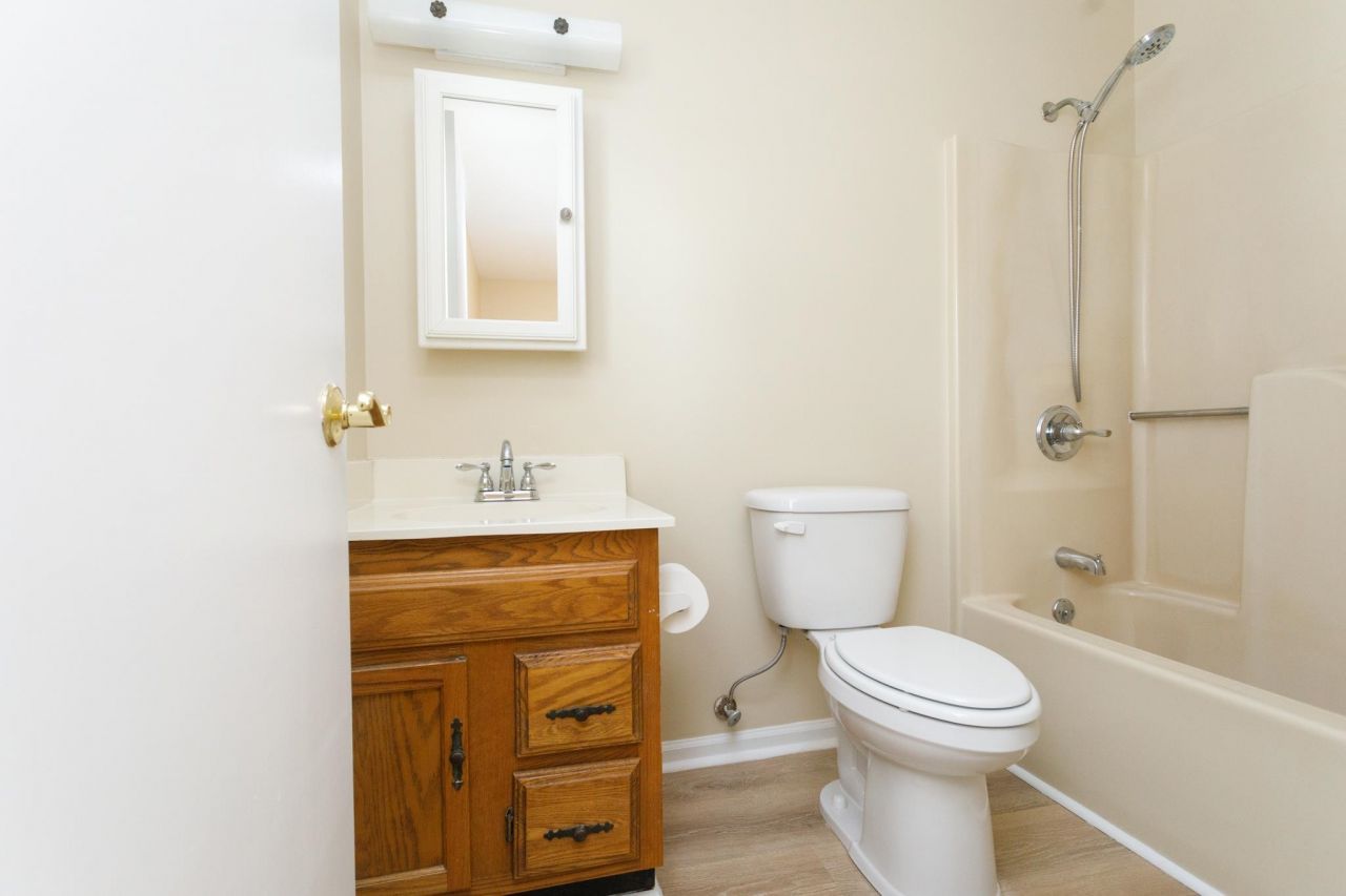 407 Meadowbrook Dr. Photo 29