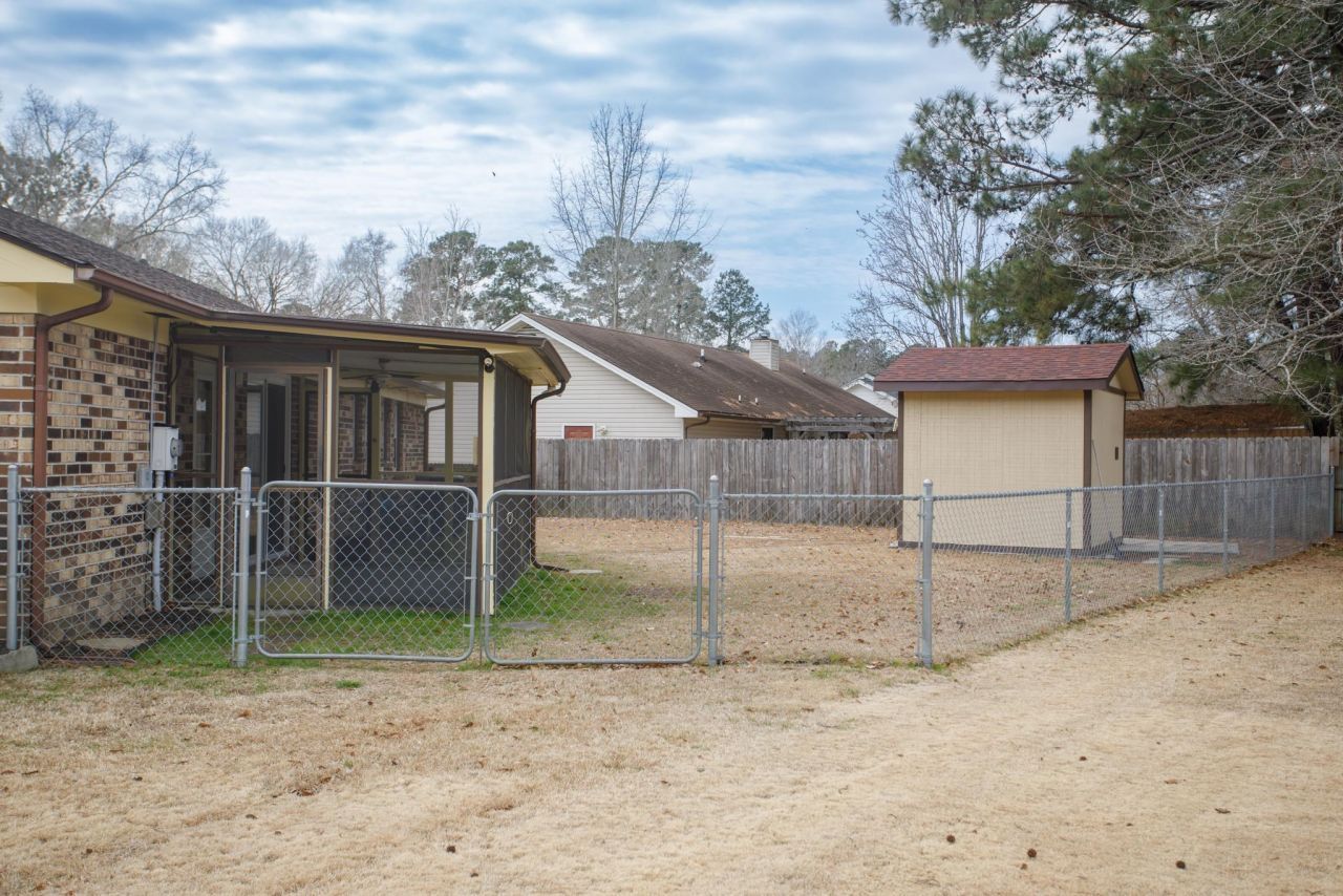 407 Meadowbrook Dr. Photo 30