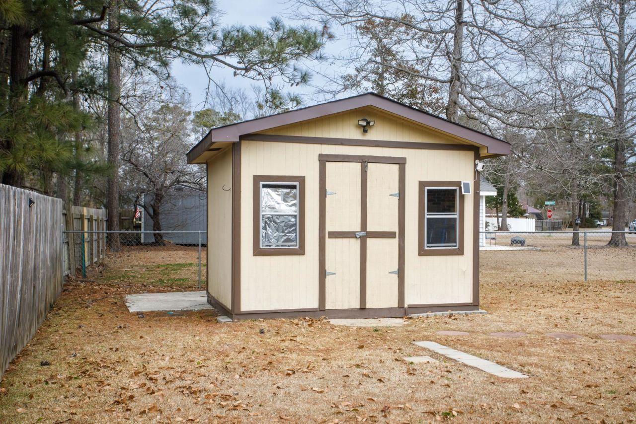 407 Meadowbrook Dr. Photo 32