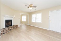 407 Meadowbrook Dr. photo 4