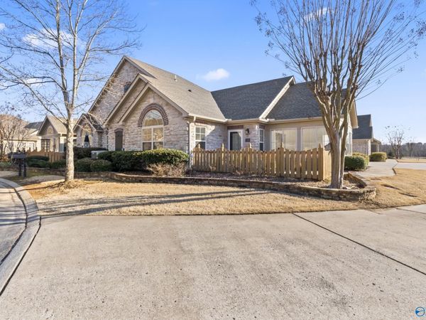 28 Laurel Lane, Unit 28, Brownsboro, AL 35741