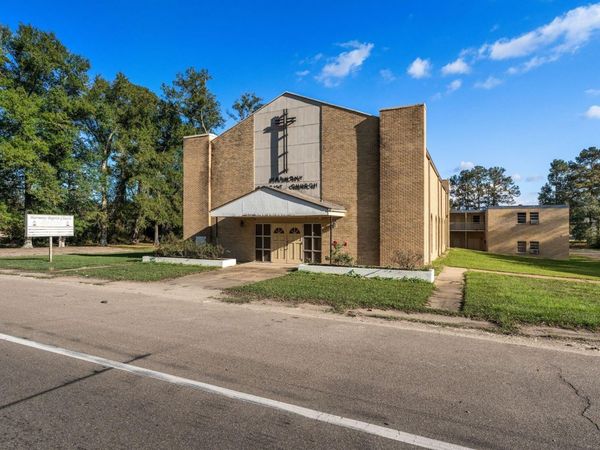 3123 Ellisville Blvd., Laurel, MS 39440