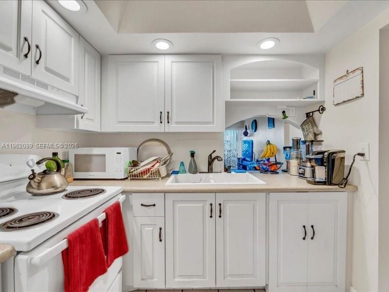 469 N Pine Island Rd, Unit B305, Plantation, FL 33324 Photo