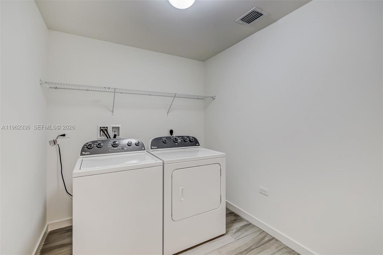 999 SW 1st Ave, Unit 1916, Miami, FL 33130 Photo