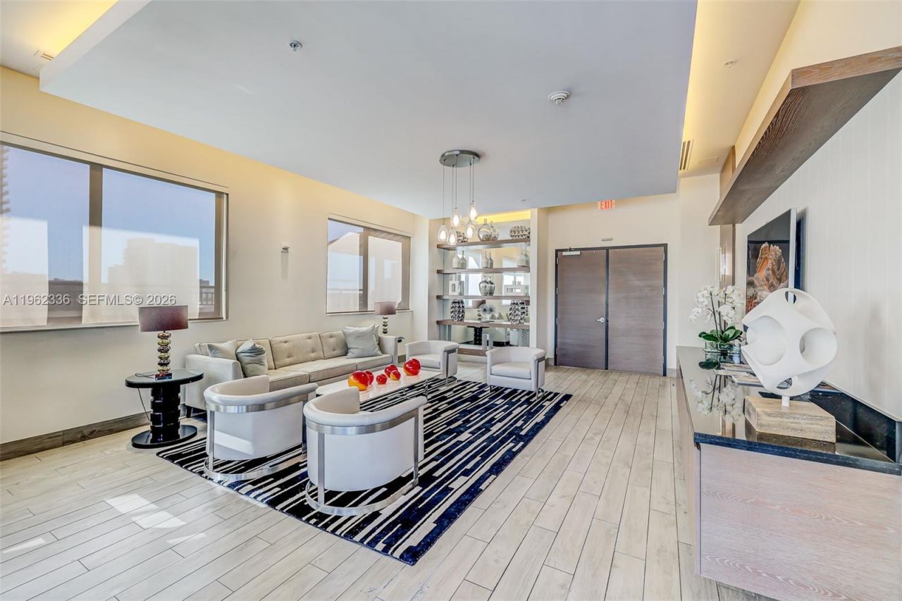 999 SW 1st Ave, Unit 1916, Miami, FL 33130 Photo