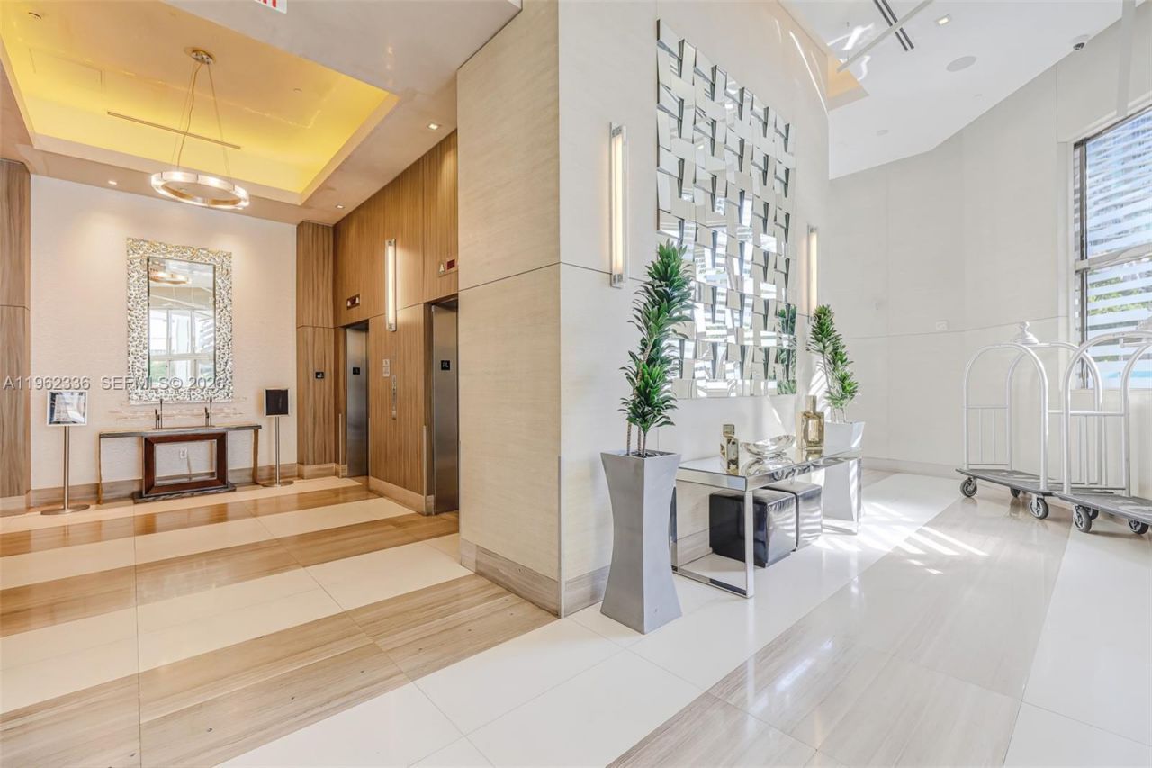 999 SW 1st Ave, Unit 1916, Miami, FL 33130 Photo