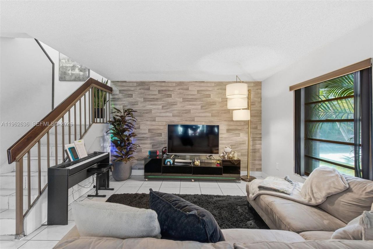 4726 SW 67th Ave, Unit F6, Miami, FL 33155 Photo