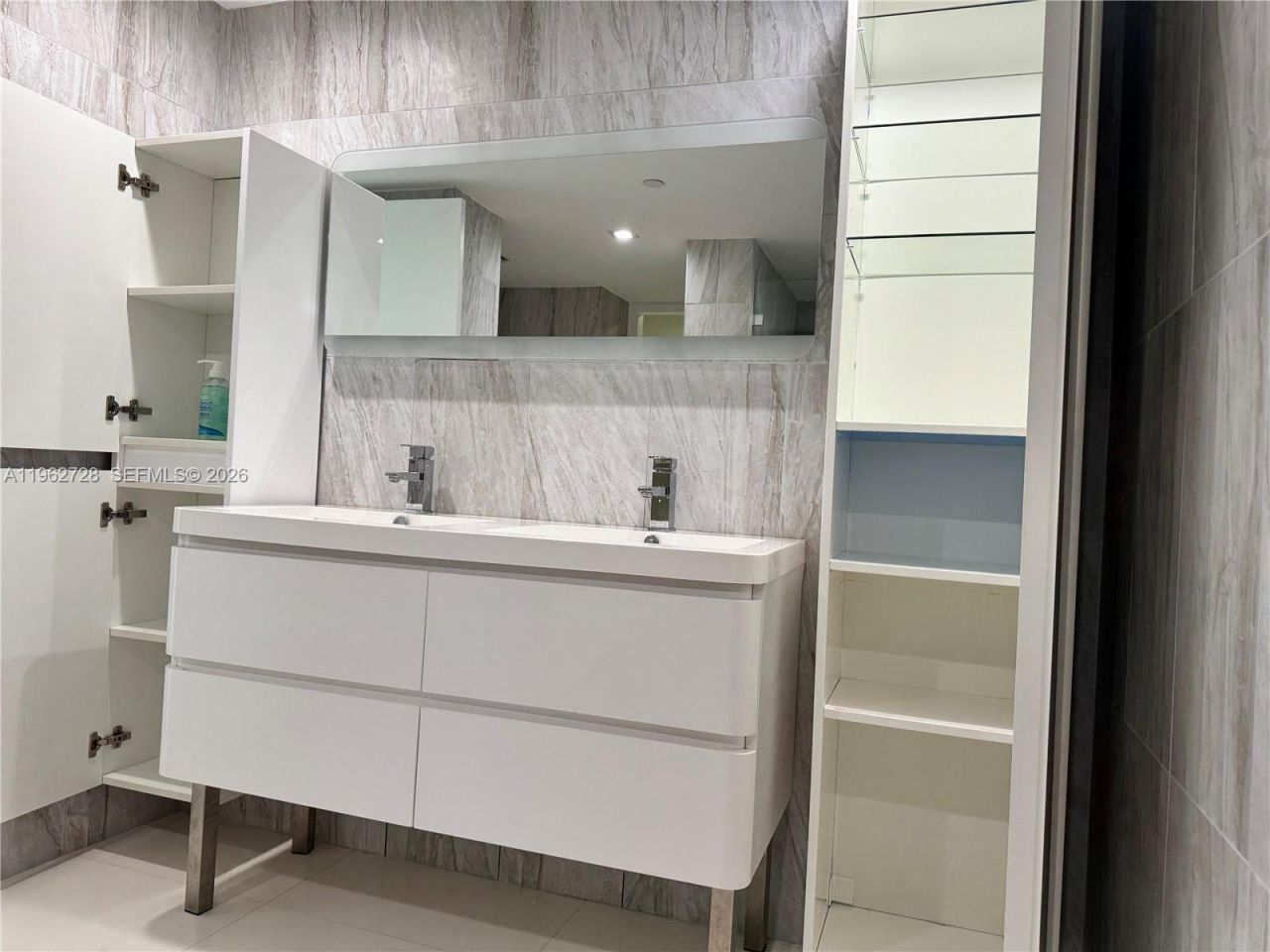 2000 Towerside Ter , Unit 1501, Miami, FL 33138 Photo