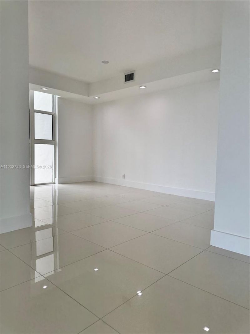 2000 Towerside Ter , Unit 1501, Miami, FL 33138 Photo
