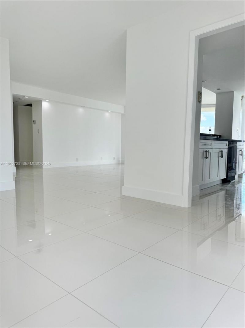 2000 Towerside Ter , Unit 1501, Miami, FL 33138 Photo