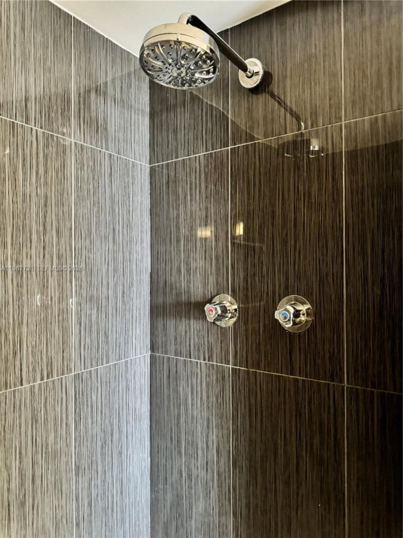 2000 Towerside Ter, Unit 1501, Miami, FL 33138 Photo