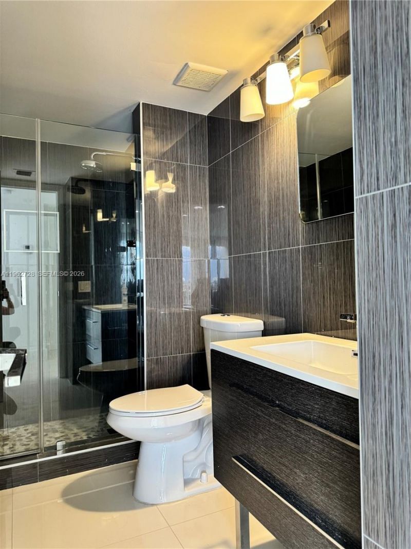 2000 Towerside Ter, Unit 1501, Miami, FL 33138 Photo