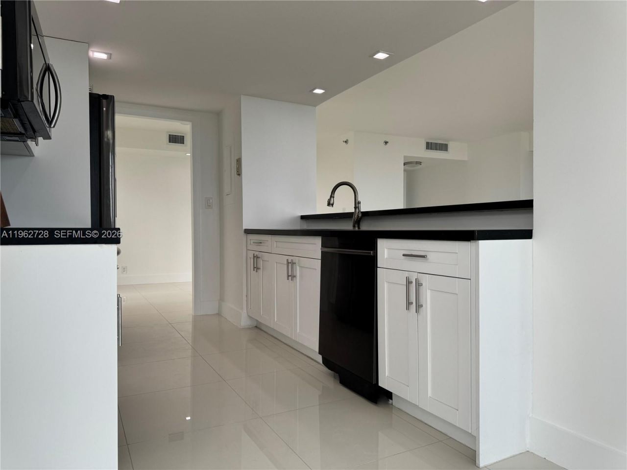 2000 Towerside Ter , Unit 1501, Miami, FL 33138 Photo