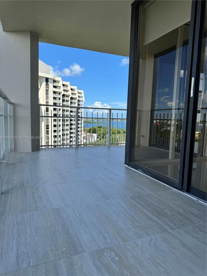 2000 Towerside Ter, Unit 1501, Miami, FL 33138 Photo