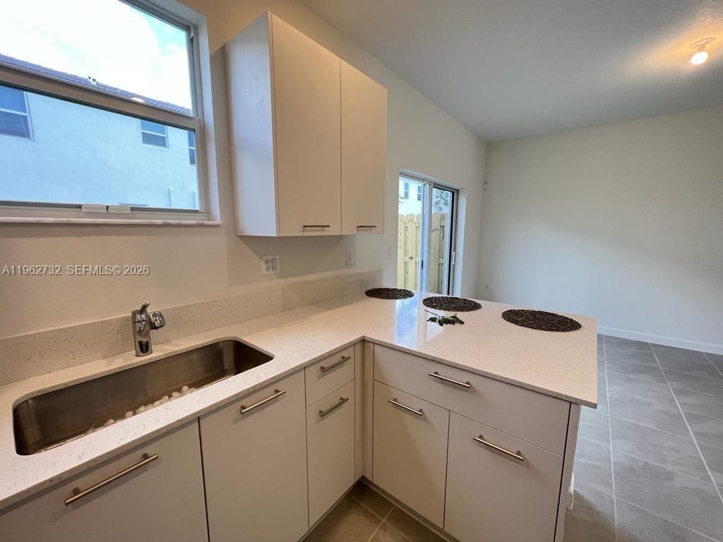 12612 NW 23rd Pl, Unit 12612, Miami, FL 33167 Photo