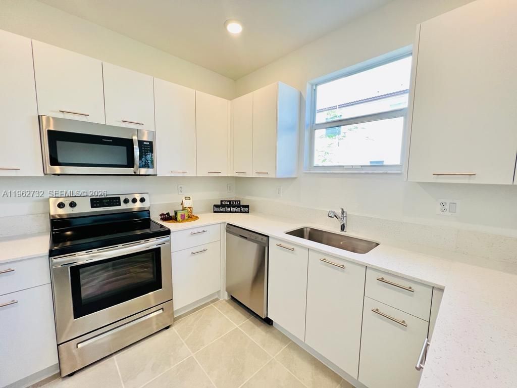12612 NW 23rd Pl, Unit 12612, Miami, FL 33167 Photo