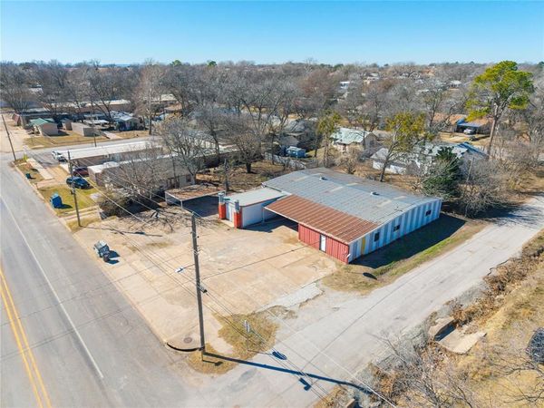 500 S Texas Street, De Leon, TX 76444