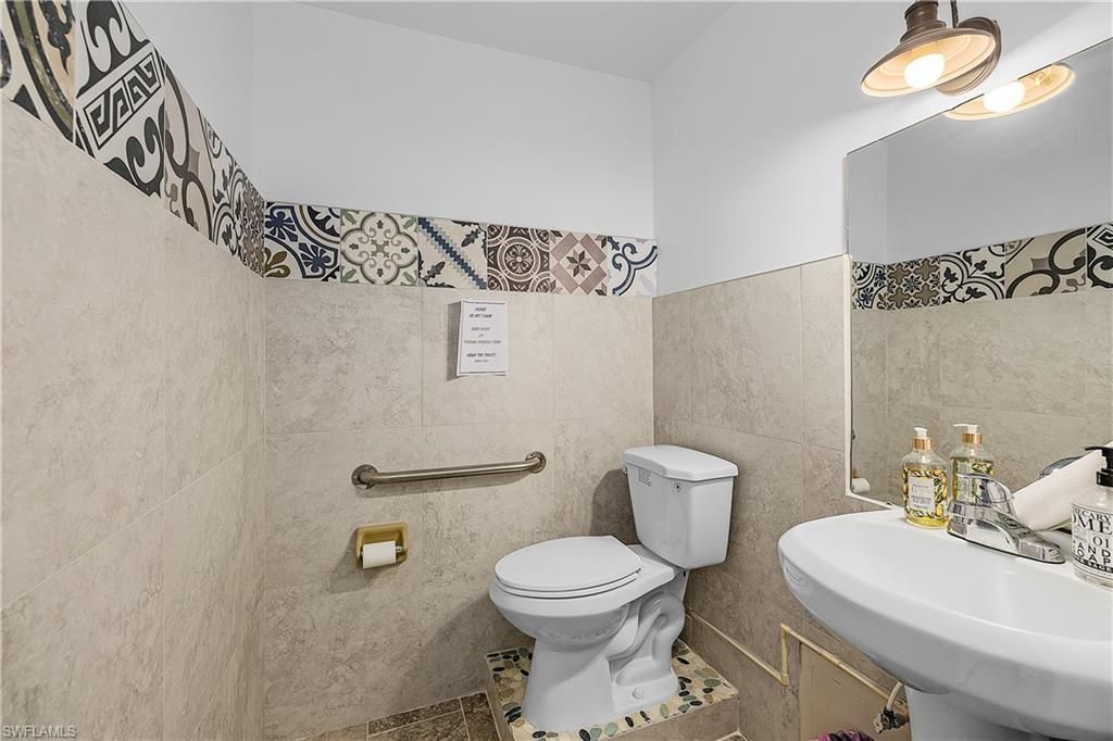 5261 Pine Island Rd , Bokeelia, FL 33922 Photo