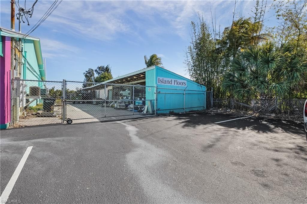 5261 Pine Island Rd , Bokeelia, FL 33922 Photo