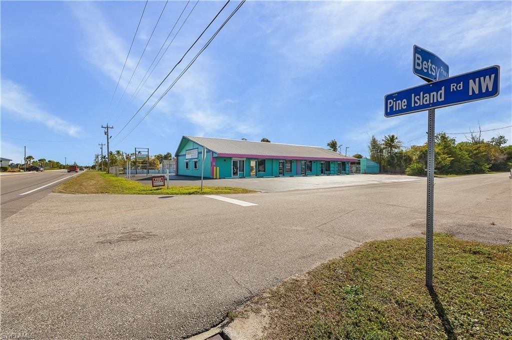 5261 Pine Island Rd , Bokeelia, FL 33922 Photo