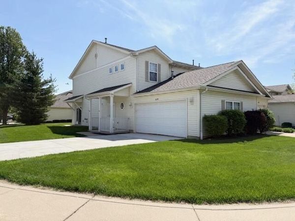 1239 Fox Hollow Drive, Chesterton, IN 46304