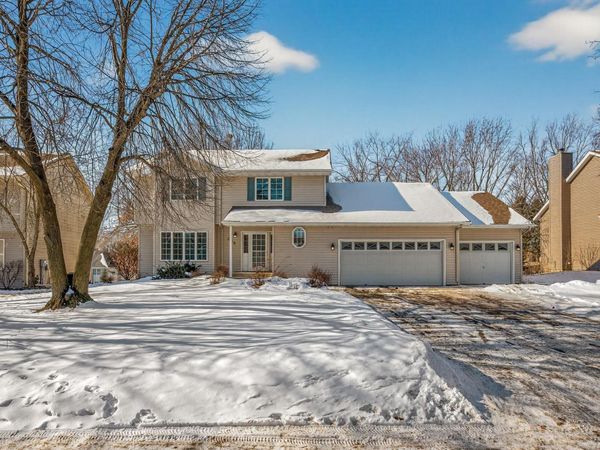 268 Shamrock Drive, Mahtomedi, MN 55115