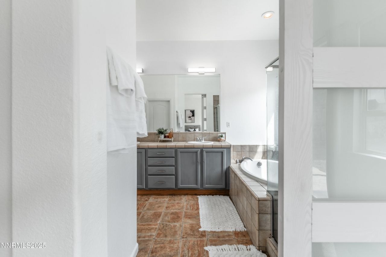 10700 Summer Glen Drive, Reno, NV 89521 Photo