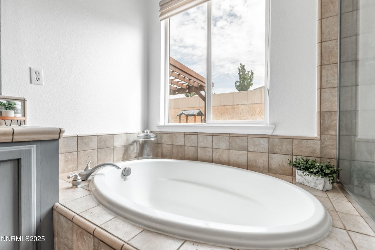 10700 Summer Glen Drive, Reno, NV 89521 Photo