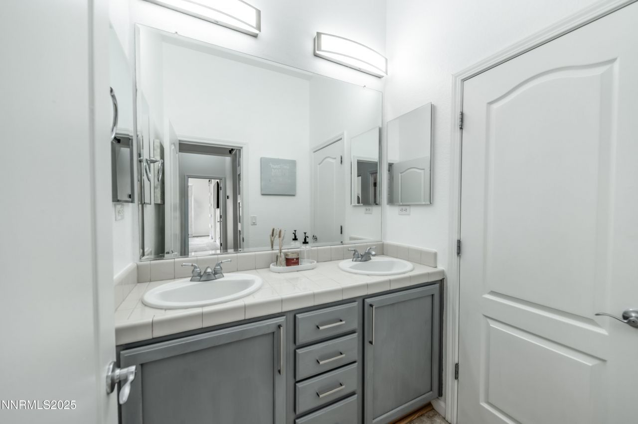 10700 Summer Glen Drive, Reno, NV 89521 Photo