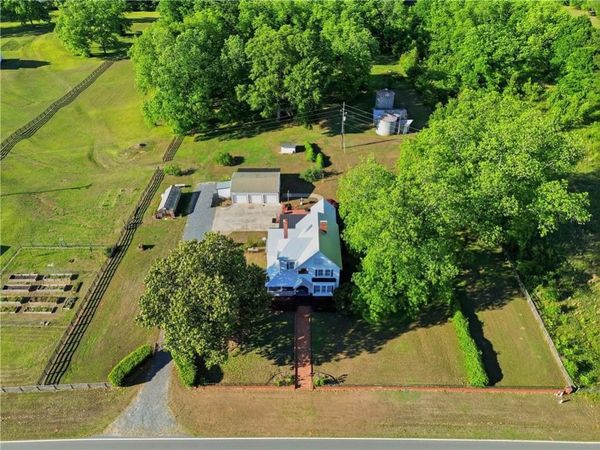 880 Johnstonville Road, Barnesville, GA 30204