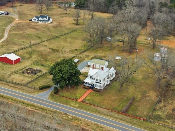 880 Johnstonville Road, Barnesville, GA 30204