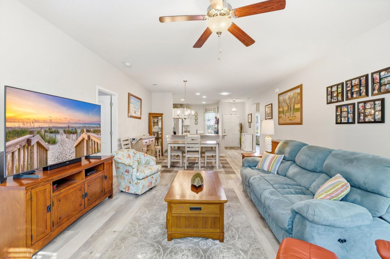 880 Cypress Way Photo 12