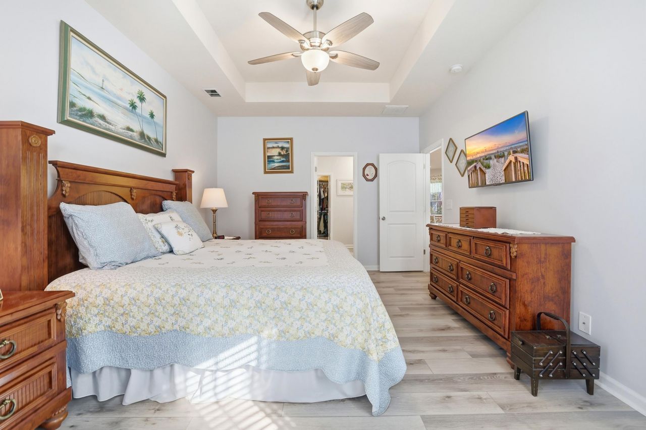 880 Cypress Way Photo 14