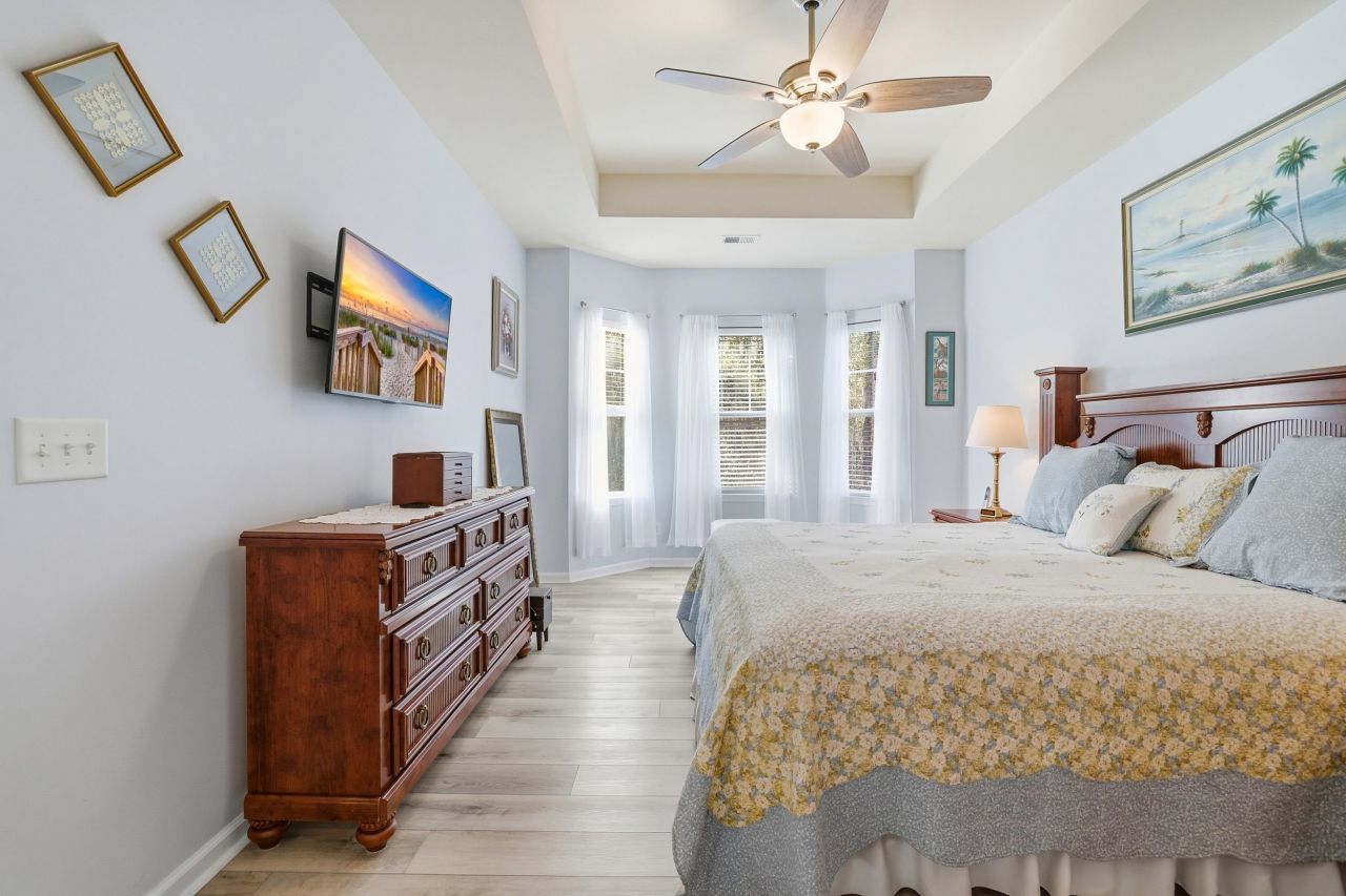 880 Cypress Way Photo 15