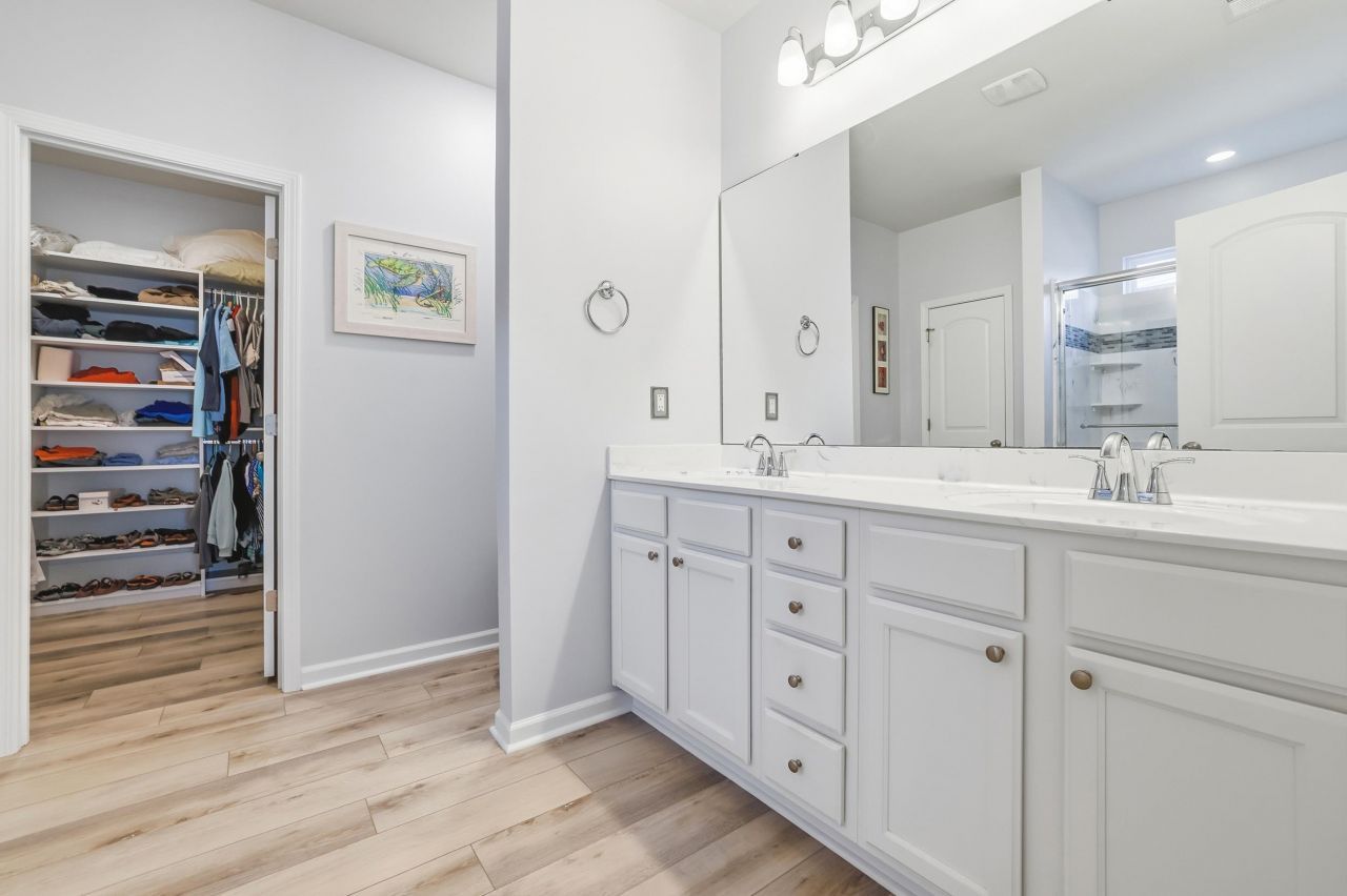 880 Cypress Way Photo 16