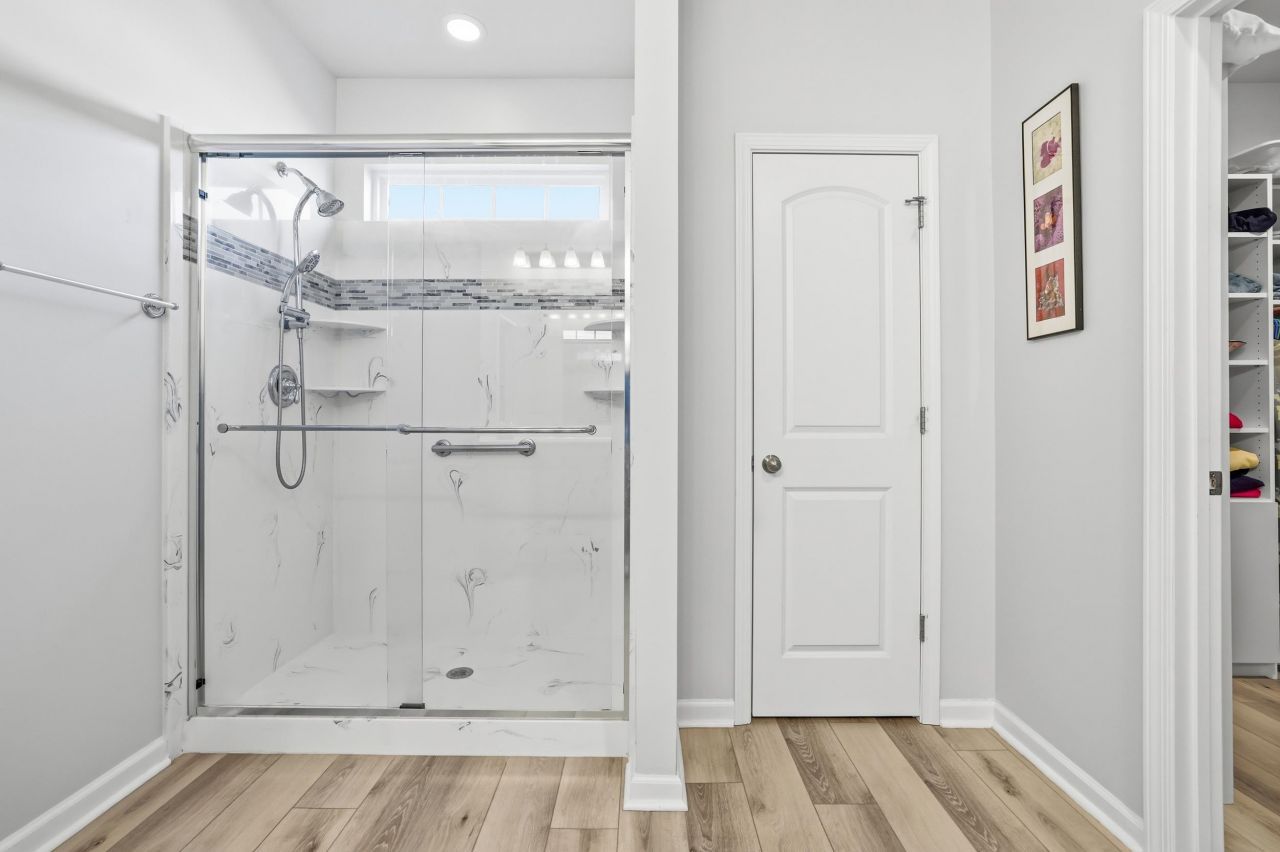 880 Cypress Way Photo 18