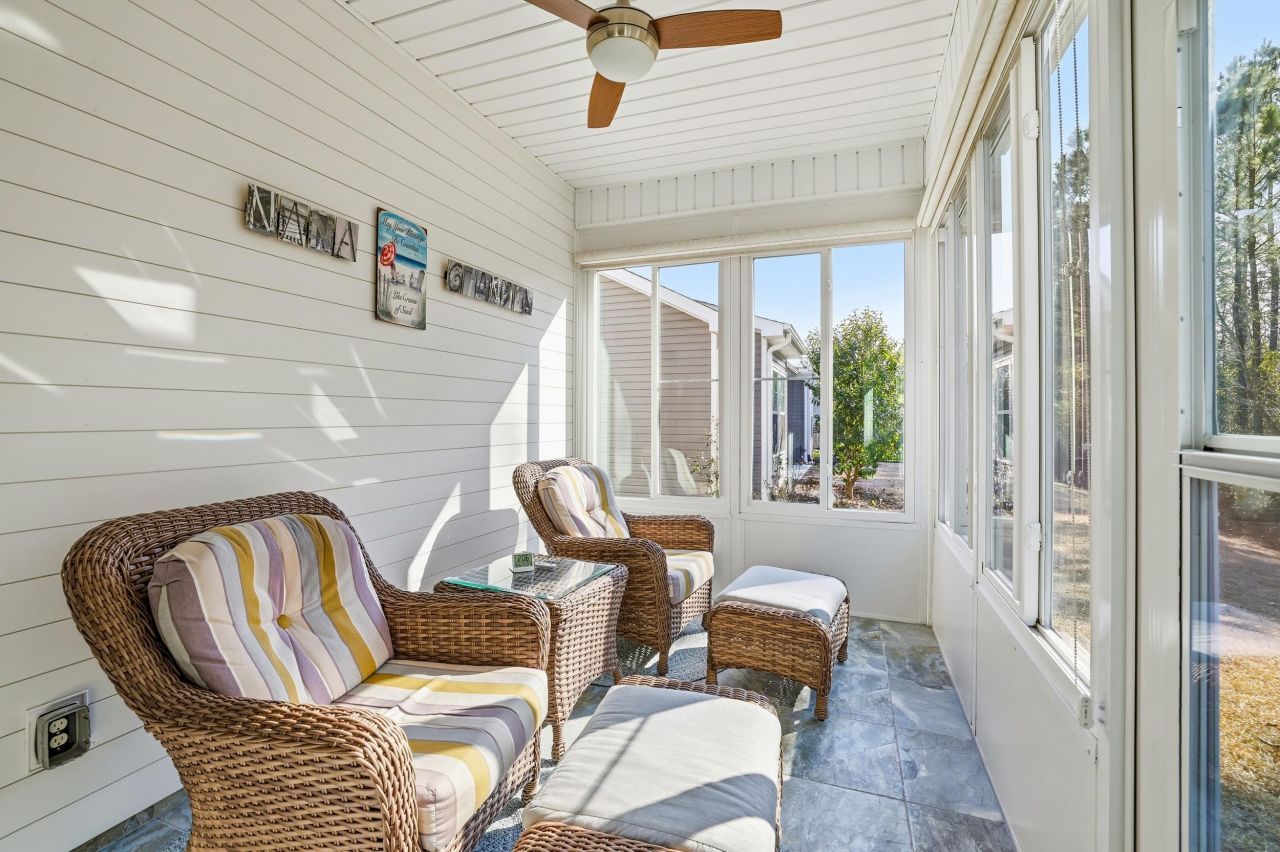 880 Cypress Way Photo 25