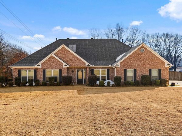 15 Castle Heights, Cabot, AR 72023