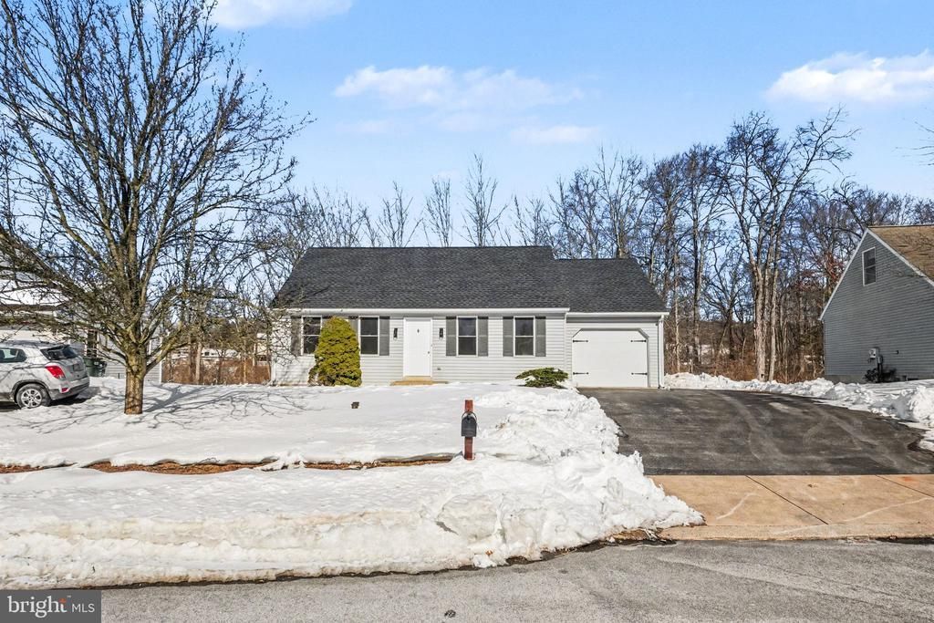 27 Homestead Drive, Denver, PA 17517 Main Photo