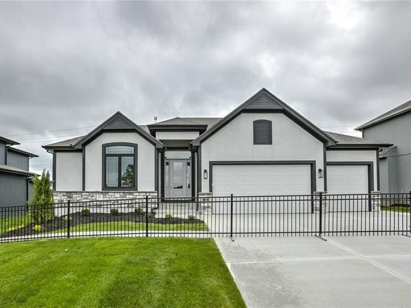 16682 S Allman Road, Olathe, KS 66062