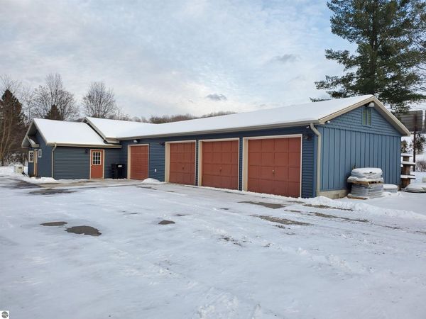 2191 Valley Road, Honor, MI 49640