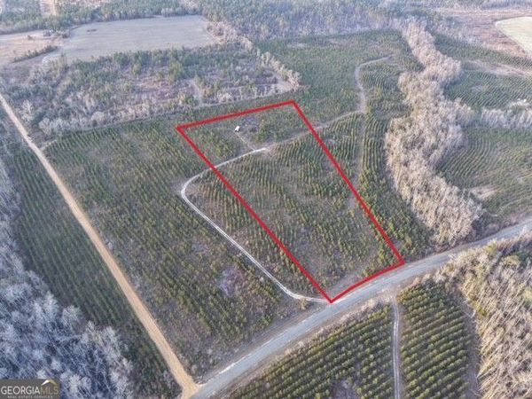 3 Powell School Road, Lumber City, GA 31549