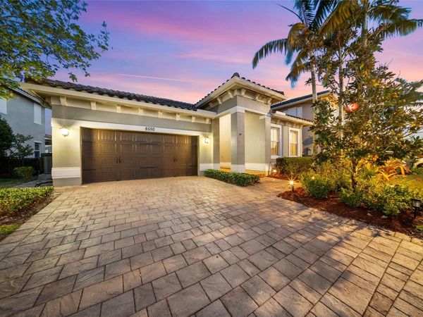 8550 Lakeside Bnd, Parkland, FL 33076