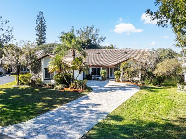 128 NW 110th Way, Coral Springs, FL 33071