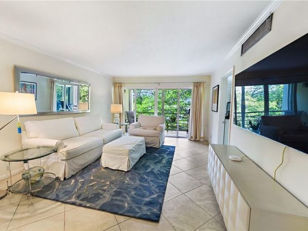 775 Jeffery Street, Unit 303, Boca Raton, FL 33487