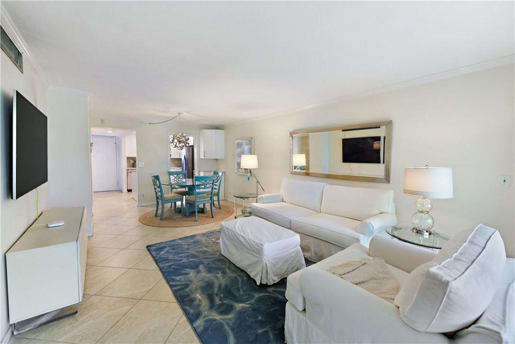 775 Jeffery Street, Unit 303, Boca Raton, FL 33487 Photo