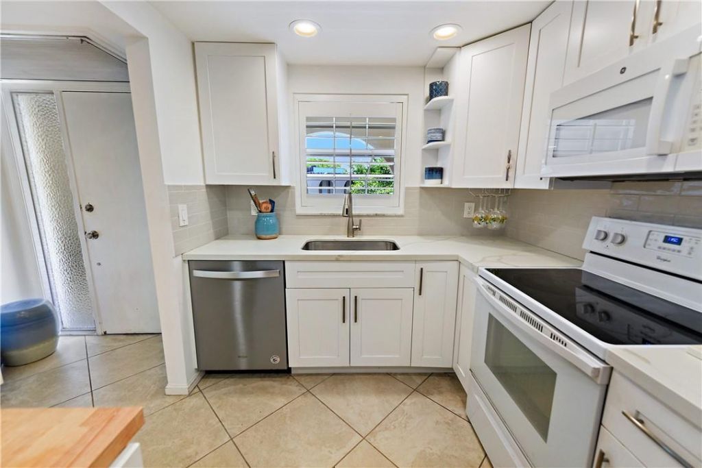 775 Jeffery Street, Unit 303, Boca Raton, FL 33487 Photo